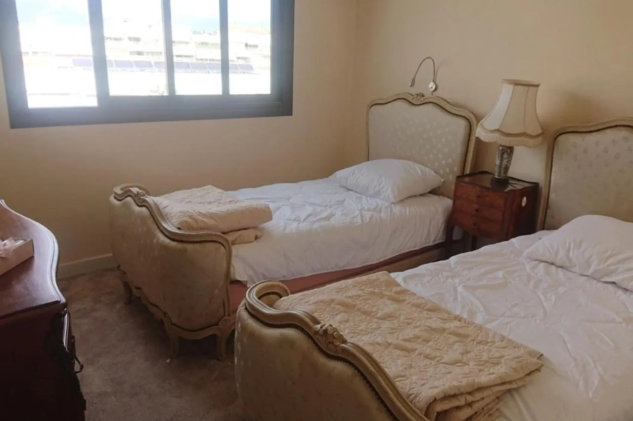 Spacious 70 M Flat With Balcony And Sea View! كان شقة
